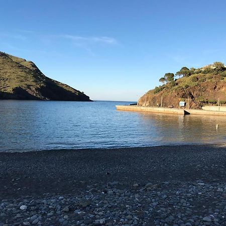 Apartaments Portbou Costa Brava מראה חיצוני תמונה